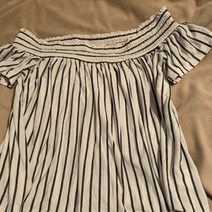 American Eagle Off the Shoulder Top Size Small